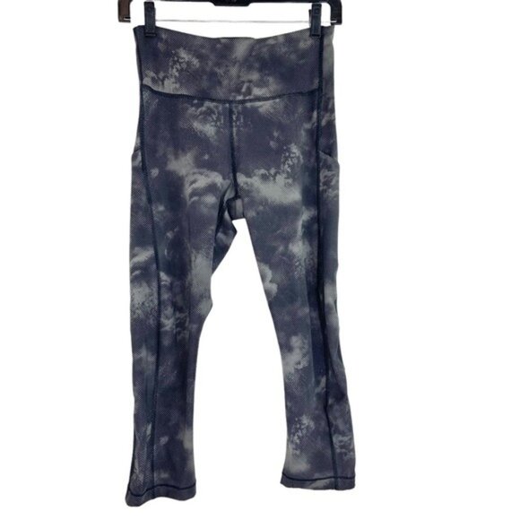 Athleta Ultimate Stash Pocket Printed Capri - Picture 2 of 5